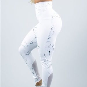 Buffbunny marble white leggings